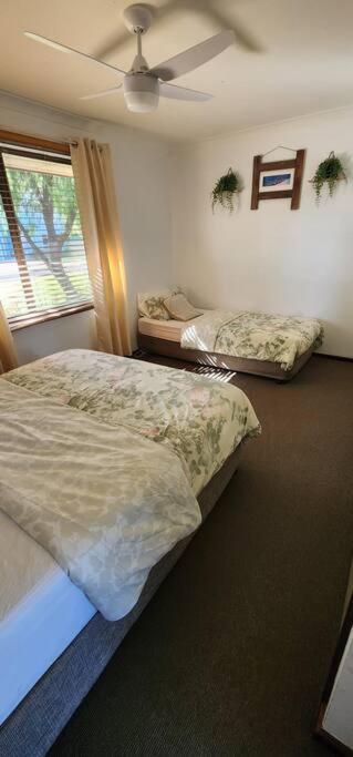 Abbey Beach Cottage Басселтон Екстер'єр фото
