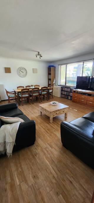 Abbey Beach Cottage Басселтон Екстер'єр фото