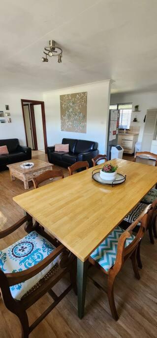 Abbey Beach Cottage Басселтон Екстер'єр фото